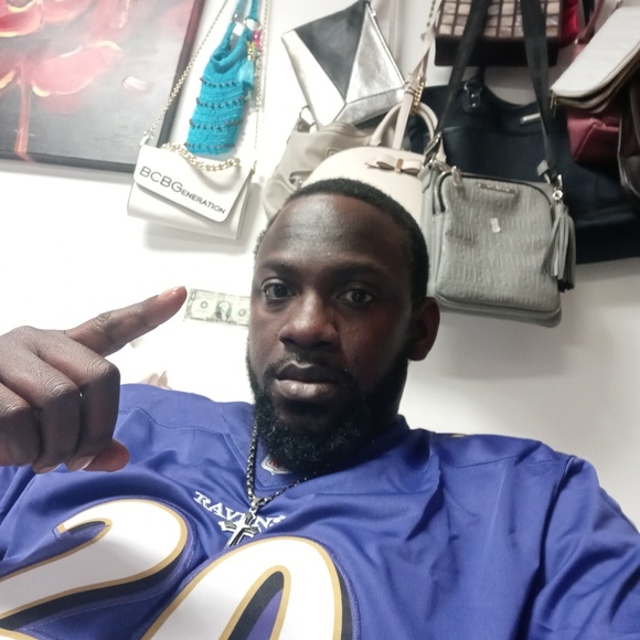 Meet your Posher, Cary - Picture 1 of 1